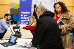 Senator Larry Farnese hosted a healthcare enrollment event  on December 4th at the Whitman Library in Philadelphia.